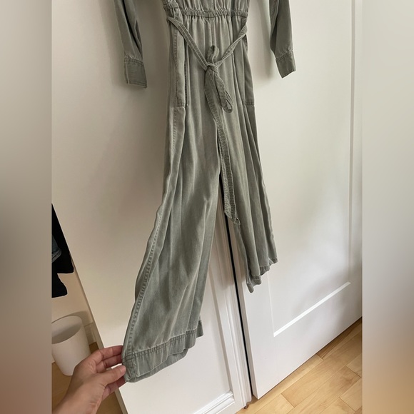 Old navy khaki jumpsuit xs - Picture 3 of 6